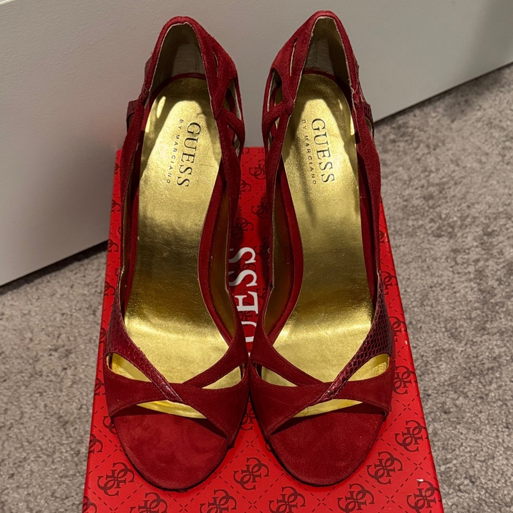 NIB Guess by Marciano Vincenza Dark Red Suede Snakeskin Heels Pumps Open Toe 6